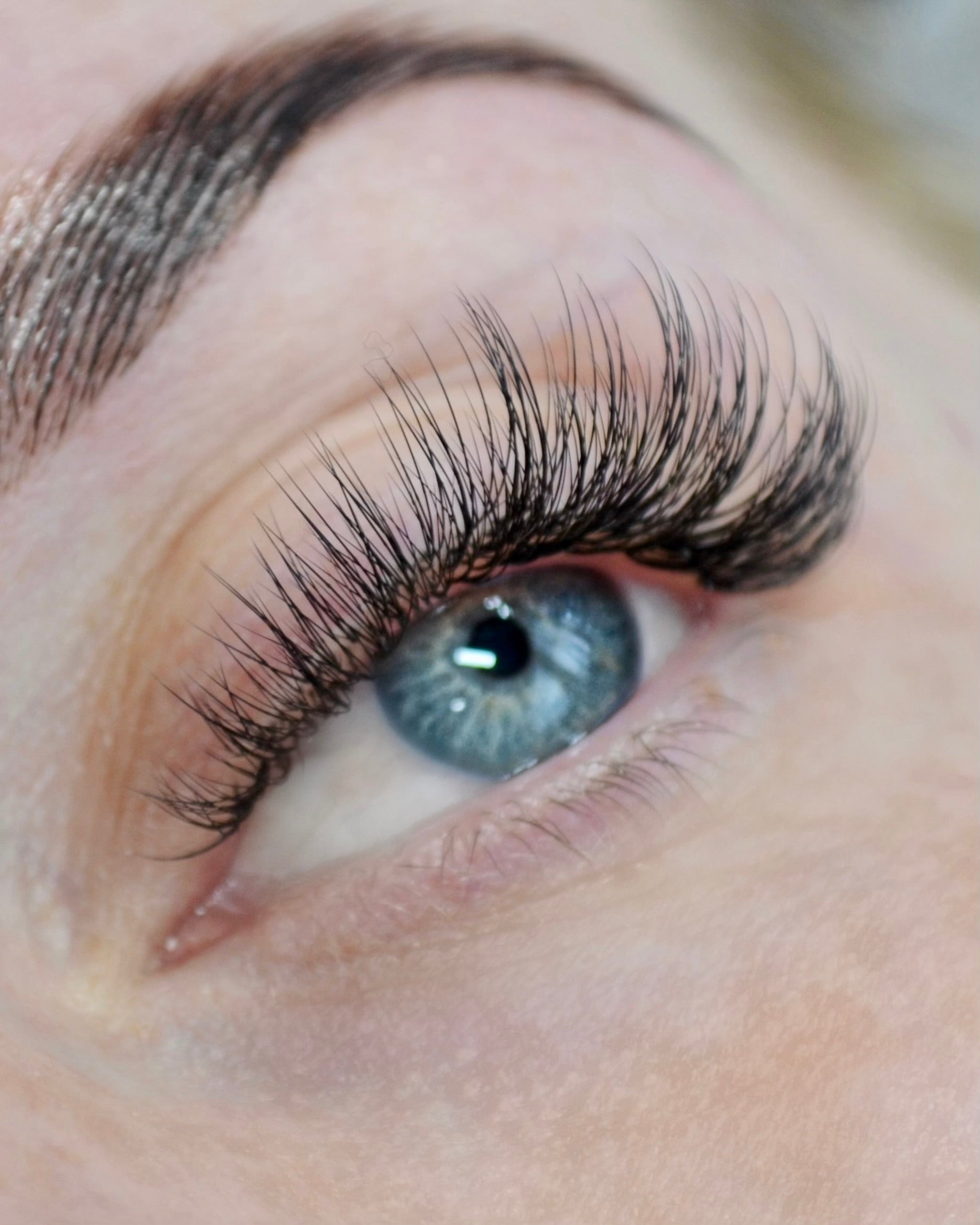 Hybrid Eyelash Extensions