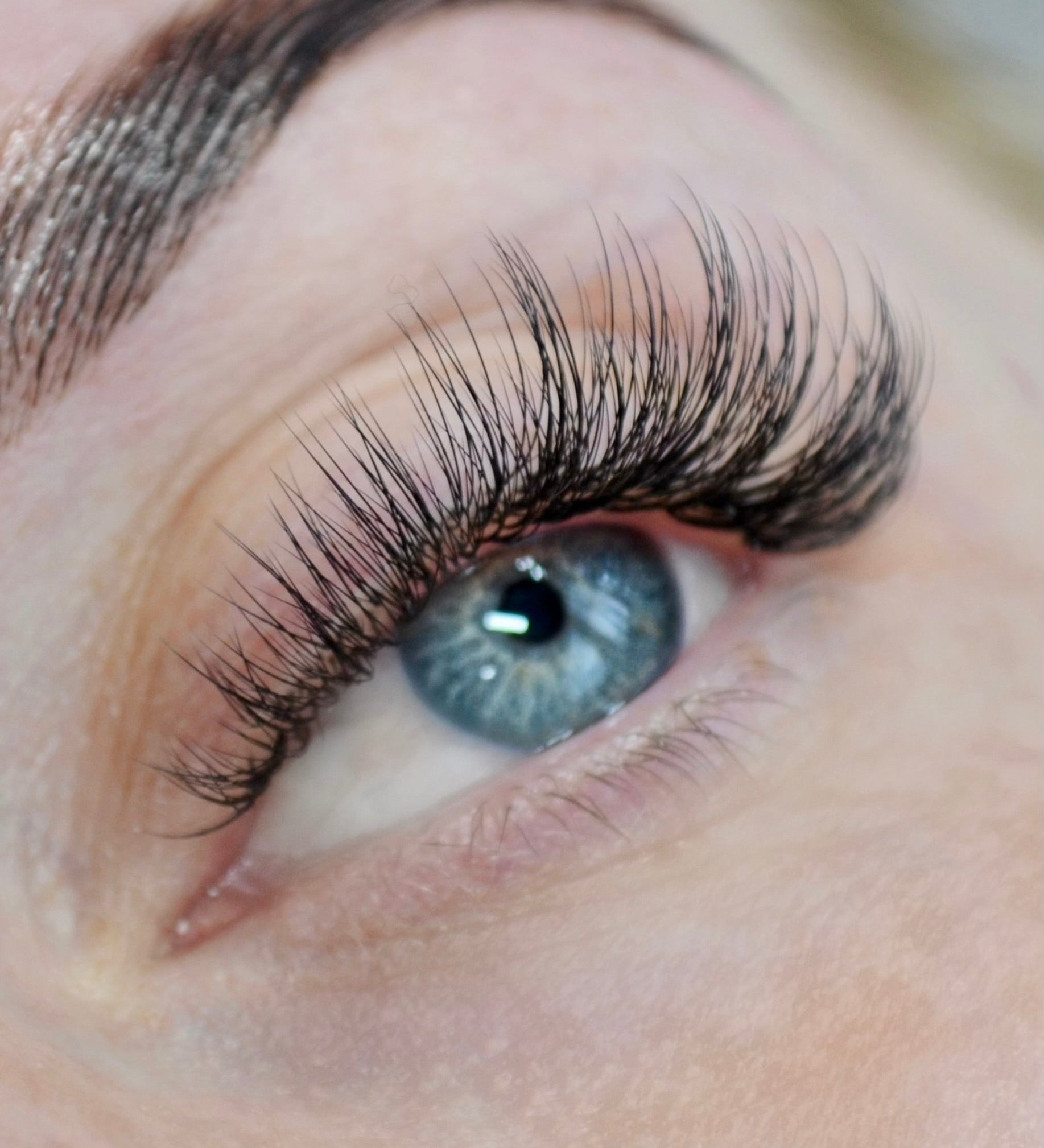 Hybrid Eyelash Extensions