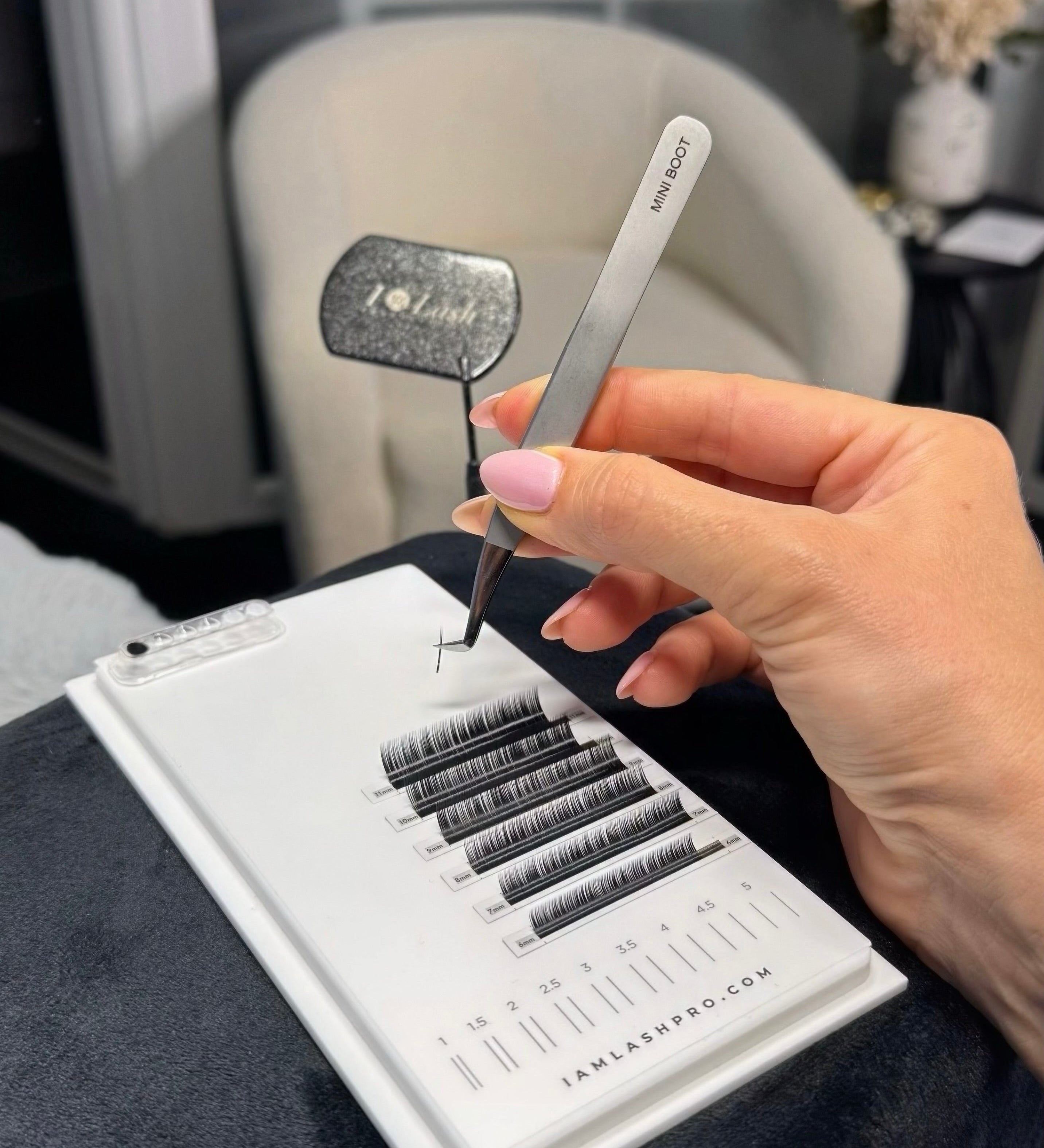How to Survive Busy Season as a Lash Artist